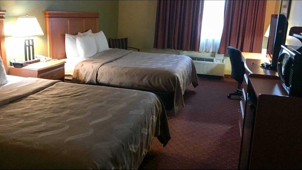 Rodeway Inn South Hutchinson Extérieur photo
