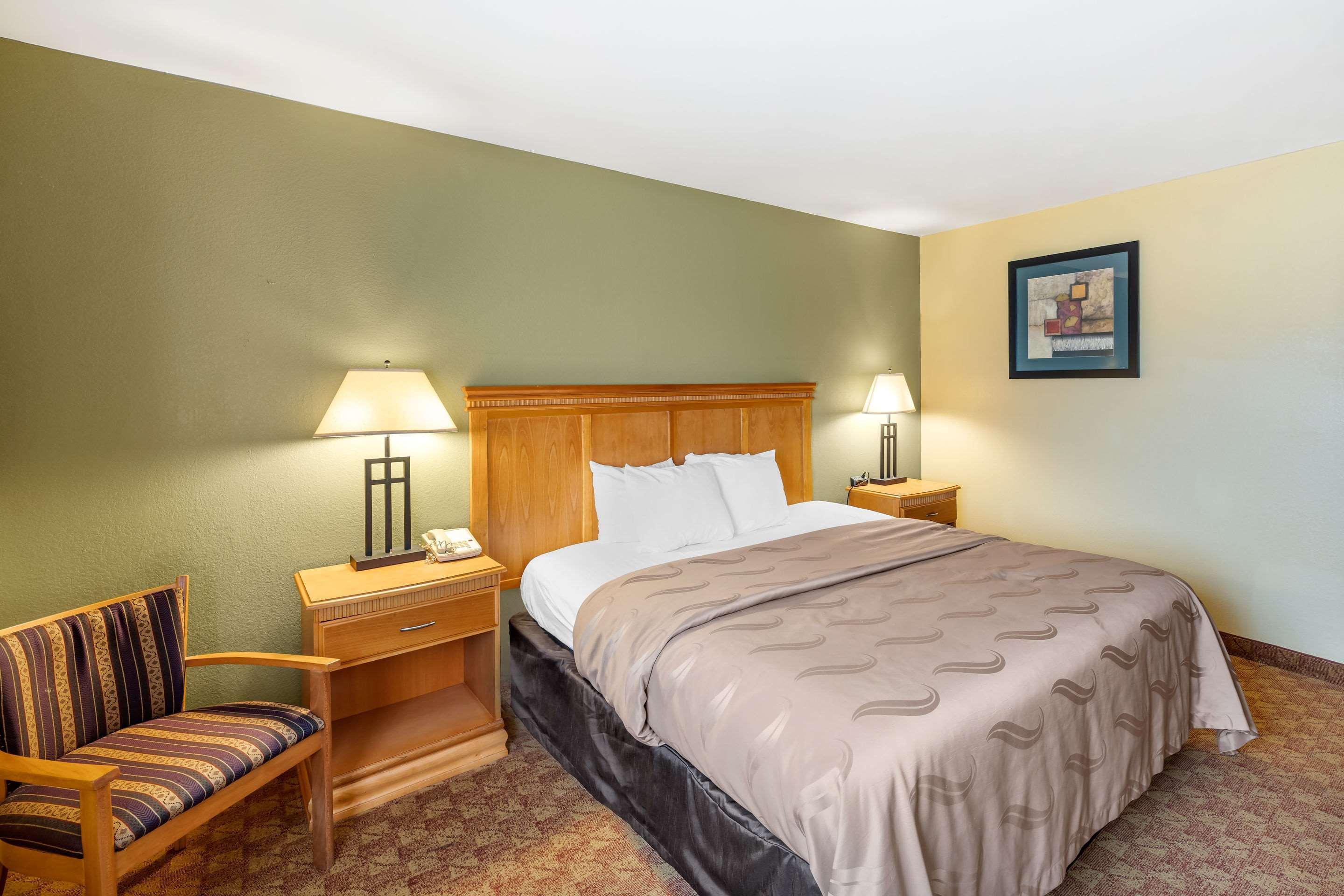 Rodeway Inn South Hutchinson Extérieur photo