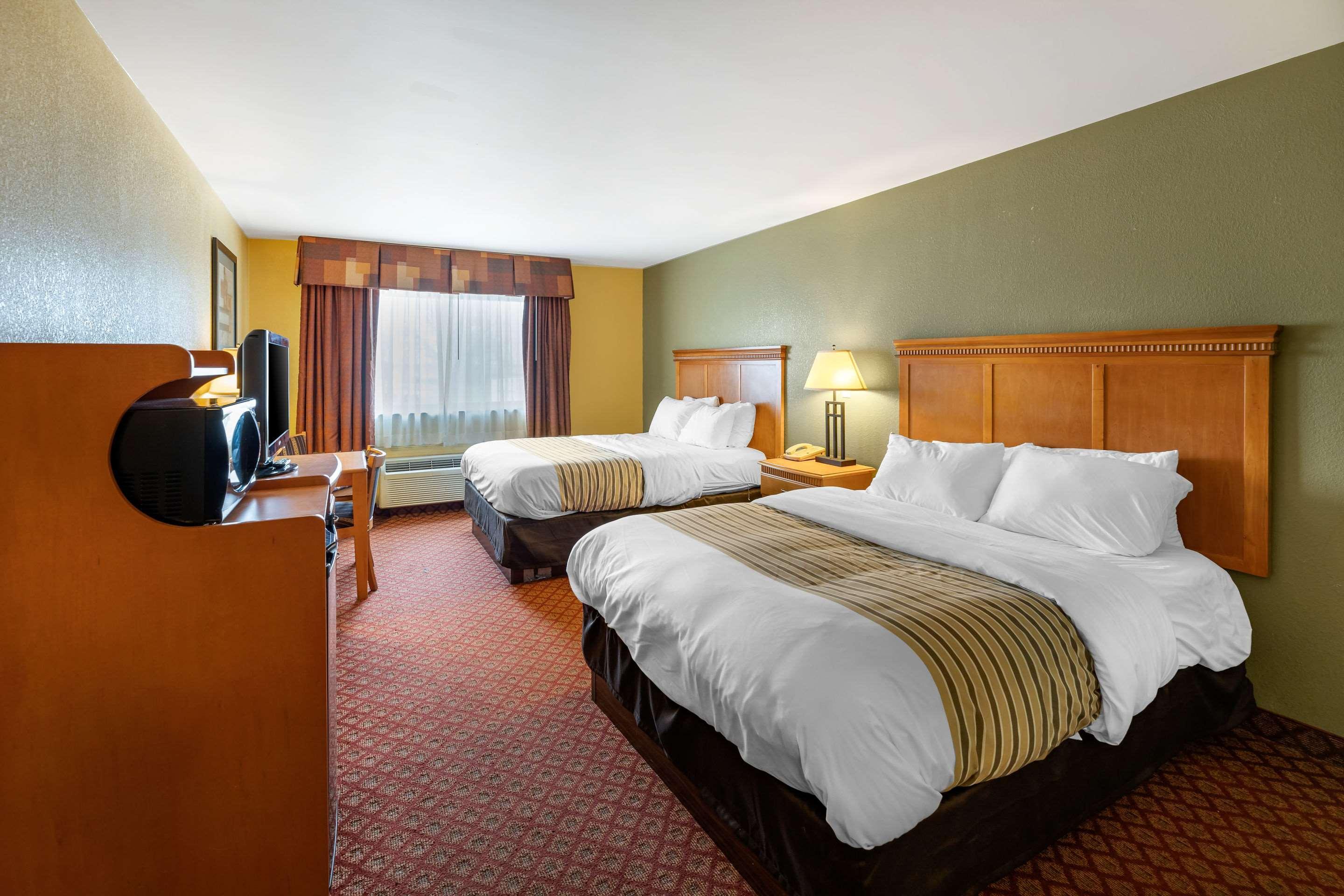 Rodeway Inn South Hutchinson Extérieur photo