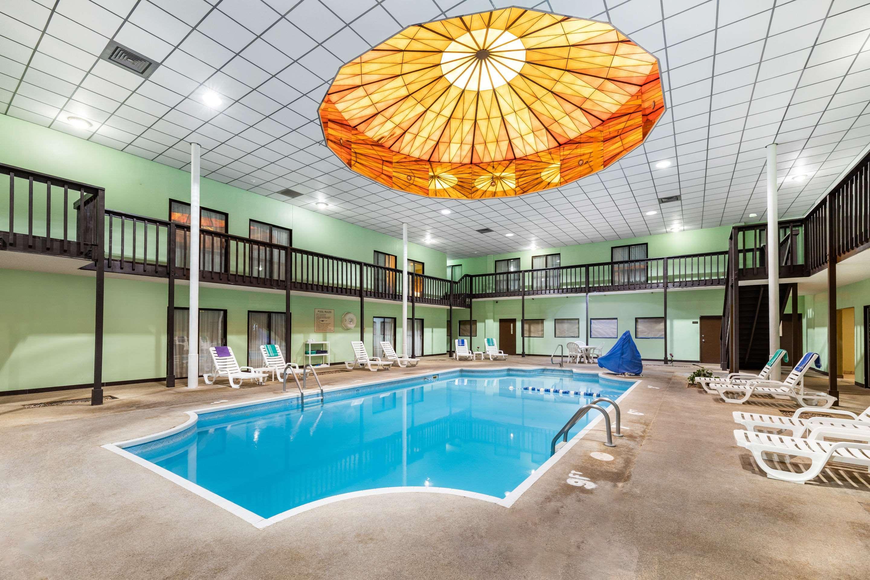 Rodeway Inn South Hutchinson Extérieur photo