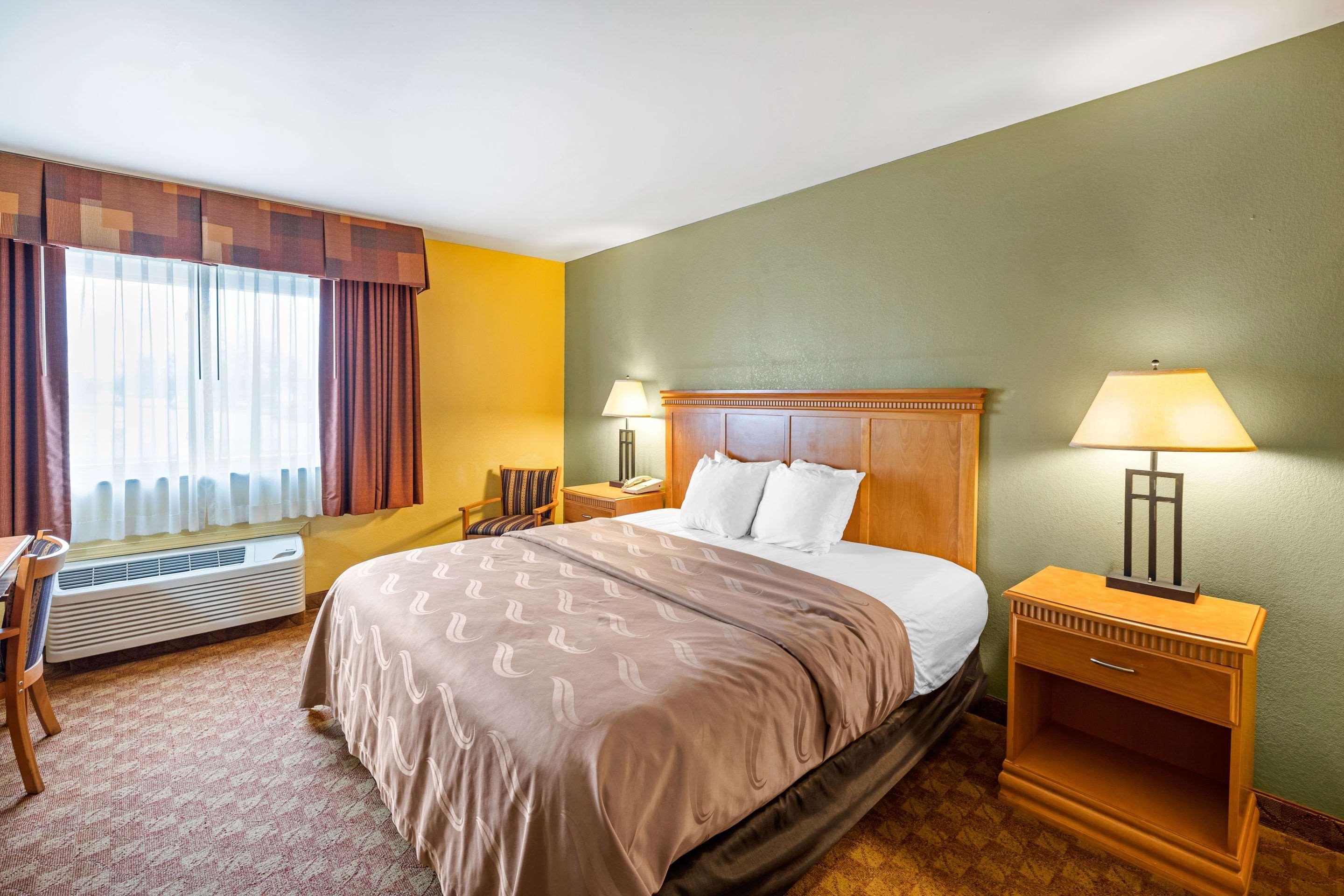 Rodeway Inn South Hutchinson Extérieur photo