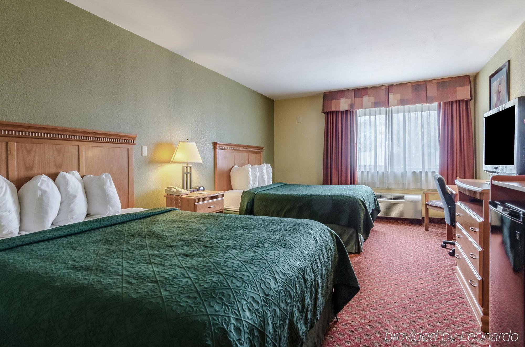 Rodeway Inn South Hutchinson Extérieur photo