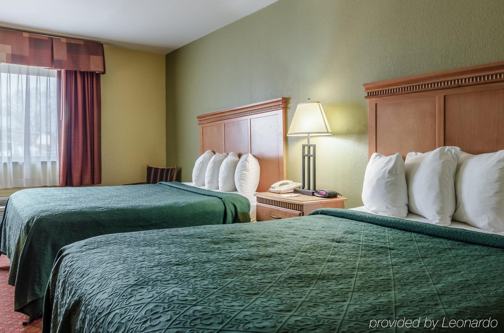 Rodeway Inn South Hutchinson Extérieur photo