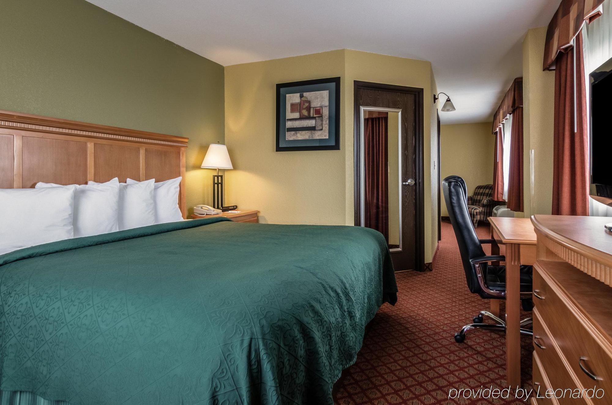 Rodeway Inn South Hutchinson Extérieur photo