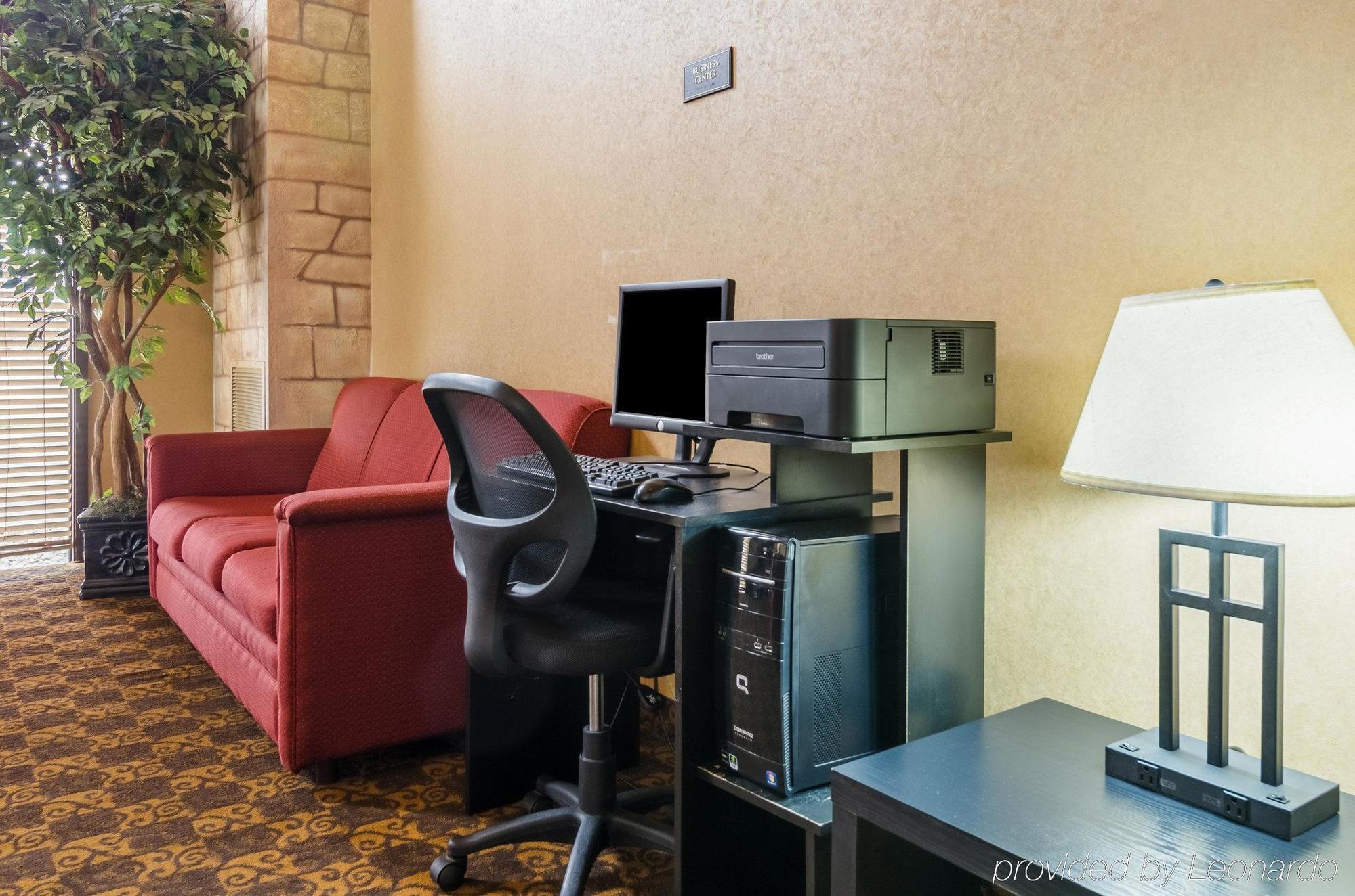 Rodeway Inn South Hutchinson Extérieur photo